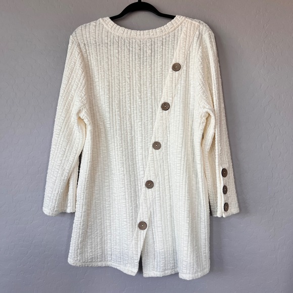 NWOT Soft Surroundings Textured V Neck Button Detail Tunic Top Cream Large - Picture 2 of 6